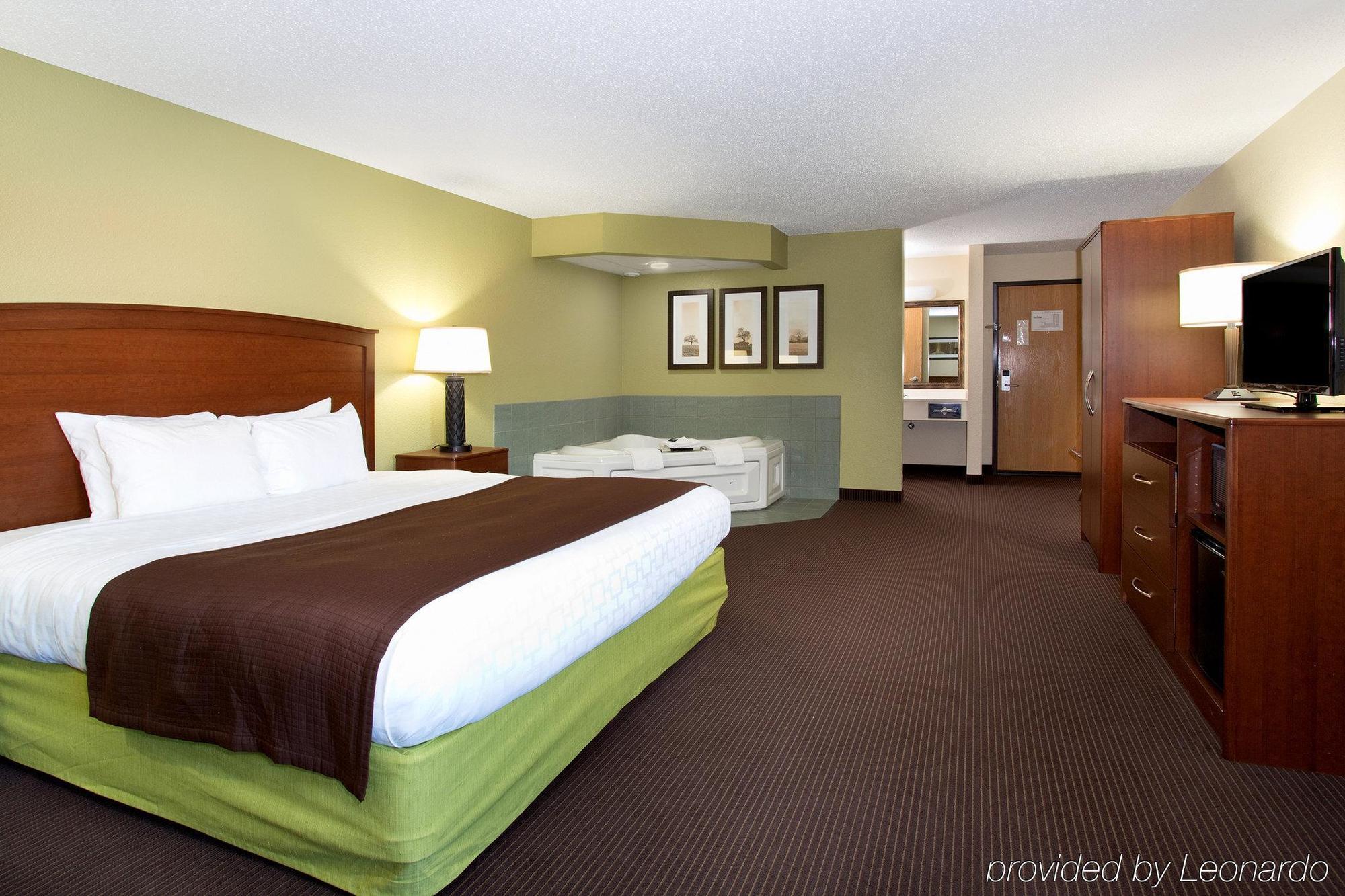 Cobblestone Hotel & Suites - Wisconsin Rapids Exterior foto
