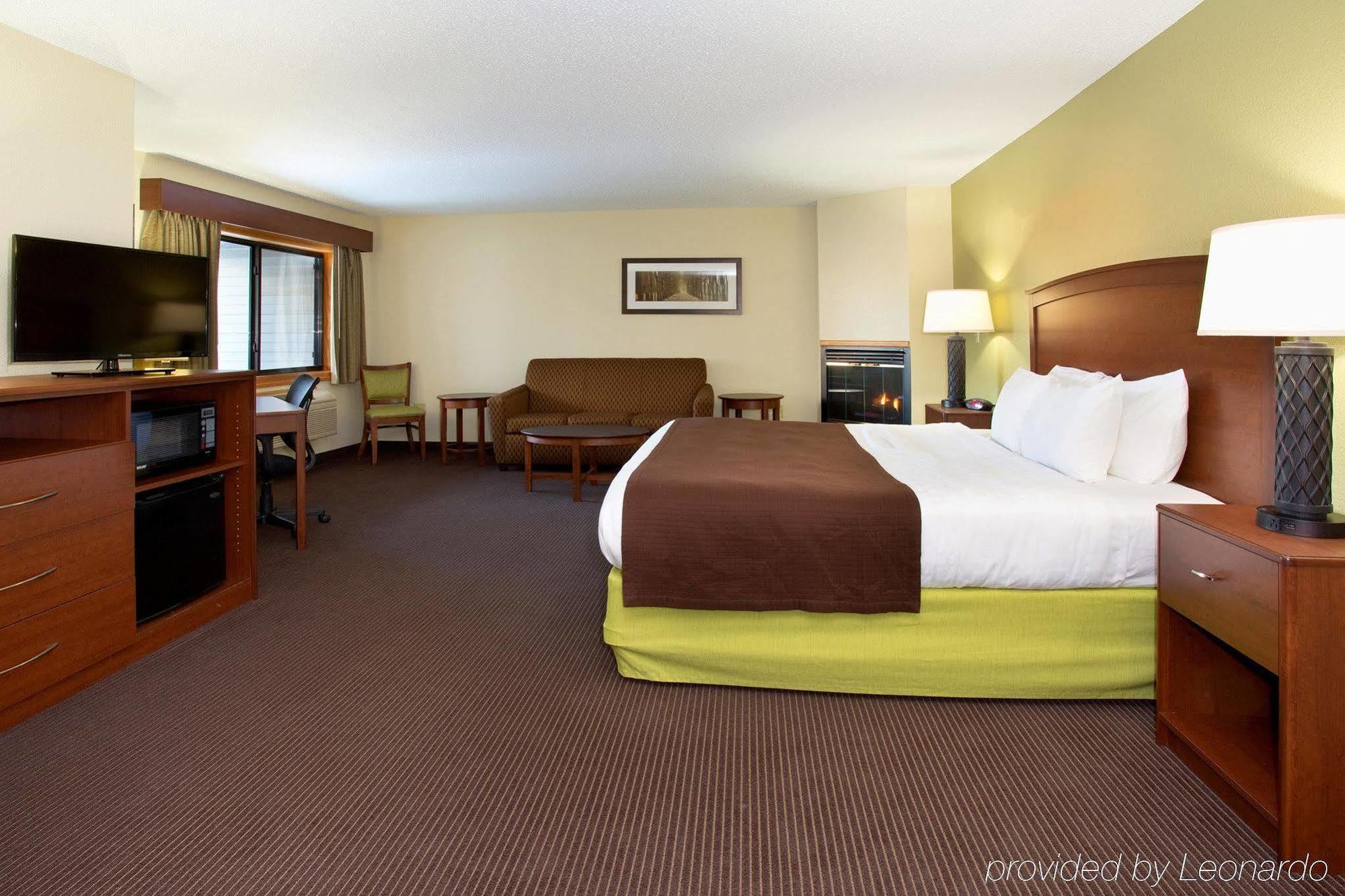 Cobblestone Hotel & Suites - Wisconsin Rapids Exterior foto