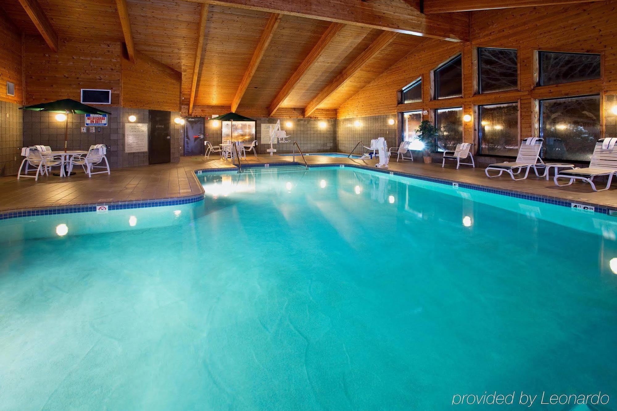 Cobblestone Hotel & Suites - Wisconsin Rapids Exterior foto